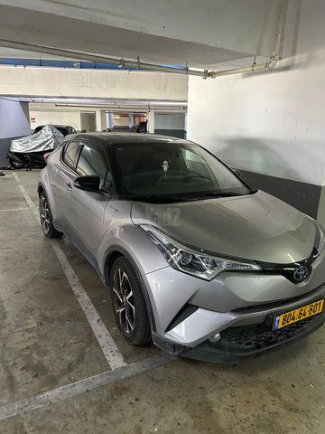 מודעת רכב טויוטה C-HR