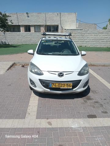 מודעת רכב מאזדה 2