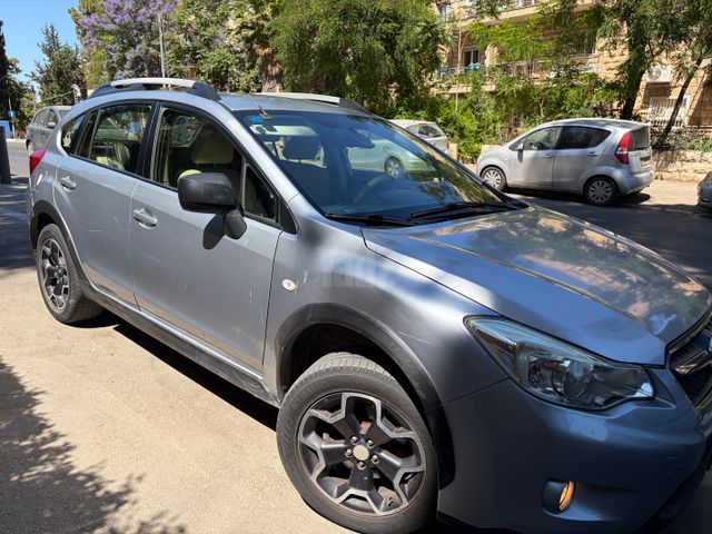 מודעת רכב סובארו XV