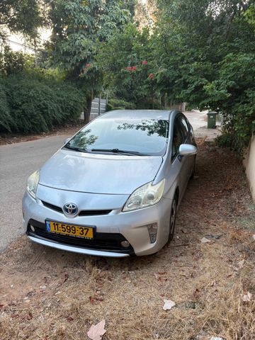 מודעת רכב טויוטה פריוס