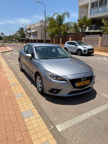 מודעת רכב מאזדה 3