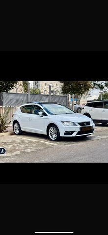 מודעת רכב סיאט לאון
