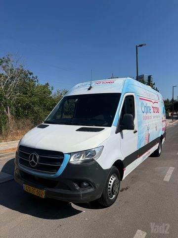 מודעת רכב מרצדס-בנץ ספרינטר