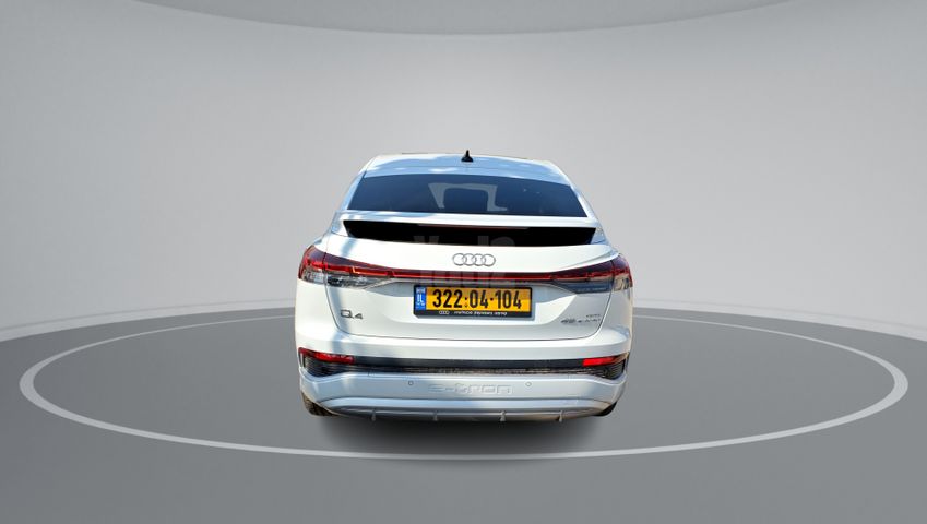מודעת רכב אאודי Q4 e-tron