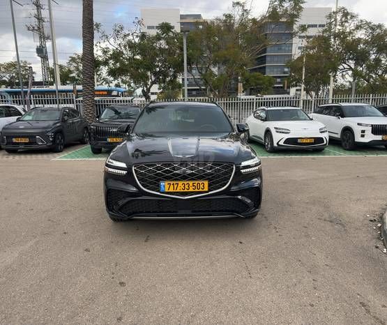 מודעת רכב ג'נסיס GV70