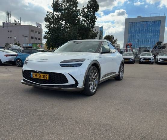 מודעת רכב ג'נסיס GV60