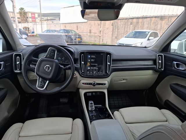 מודעת רכב וולוו XC40 1