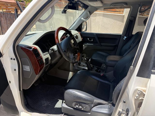 פג'רו GLS אוט׳ בנזין 7 מק 5 דל 3.5 (202 כ״ס)