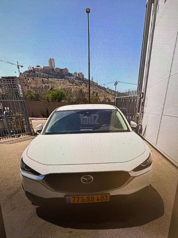 מודעת רכב מאזדה CX-30