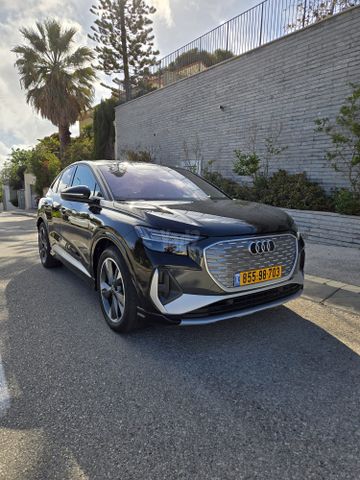 מודעת רכב אאודי Q4 e-tron