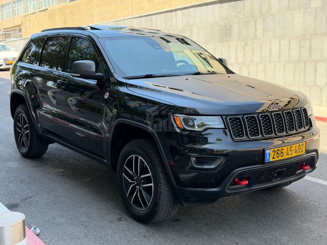 מודעת רכב ג'יפ גרנד צ'ירוקי 2