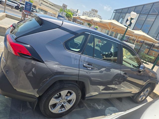 מודעת רכב טויוטה RAV4