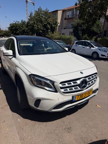 מודעת רכב מרצדס-בנץ GLA