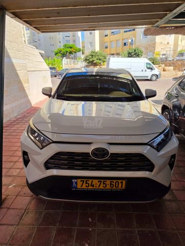 מודעת רכב טויוטה RAV4