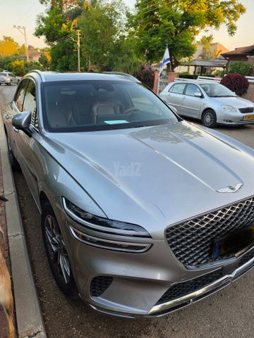 מודעת רכב ג'נסיס GV70