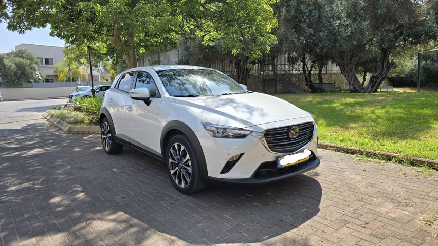 מודעת רכב מאזדה CX-3