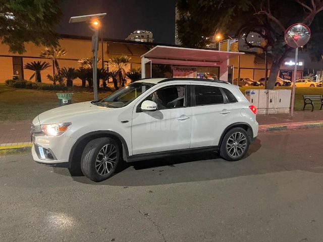 מודעת רכב מיצובישי ASX