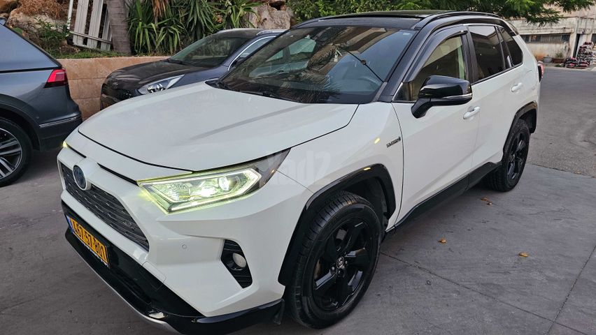 מודעת רכב טויוטה RAV4