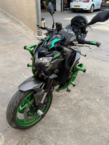 מודעת רכב קאוואסאקי Z900