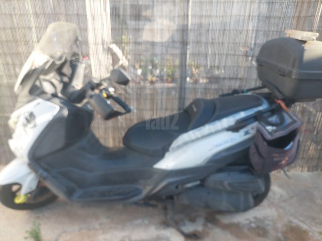 מודעת רכב סאן יאנג ג'וי-מקס Z-250