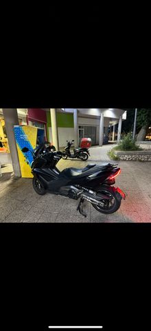 מודעת רכב קימקו AK 550