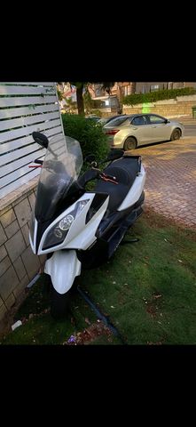 מודעת רכב קימקו דאון-טאון 300