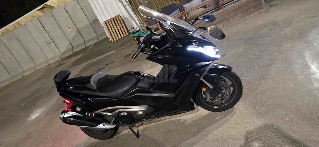 מודעת רכב קימקו AK 550
