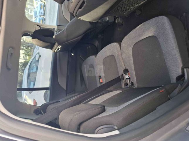 מודעת רכב סיטרואן C4 פיקאסו