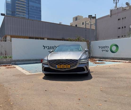 מודעת רכב ג'נסיס G80