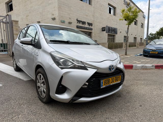 יאריס Eco היברידי אוט׳ 1.5 (73 כ״ס)