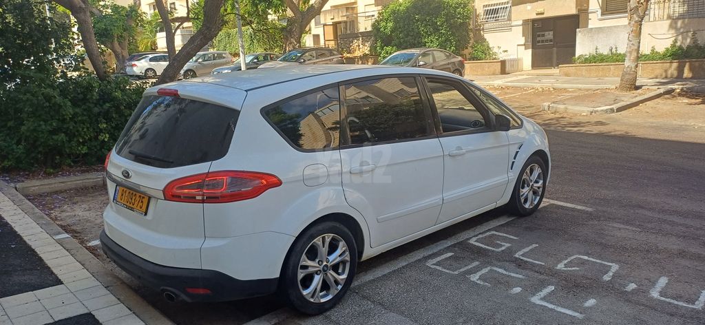 מודעת רכב פורד S-מקס