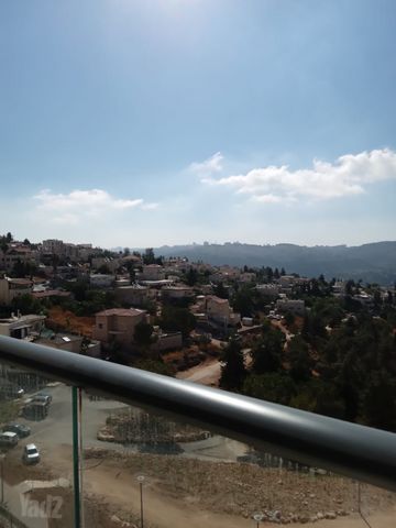 השקד 10