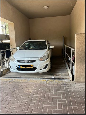 מחניים 9