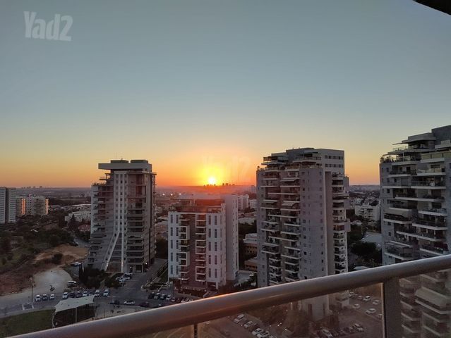נתן אלתרמן 