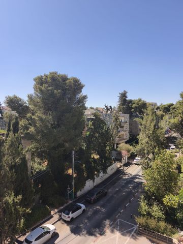 דירה למכירה בירושלים (תיווך) — 4