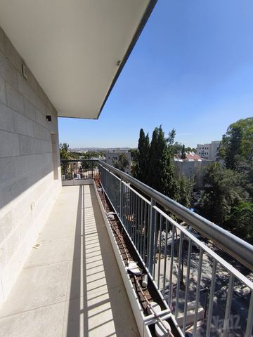 דירה למכירה בירושלים (תיווך) — 2