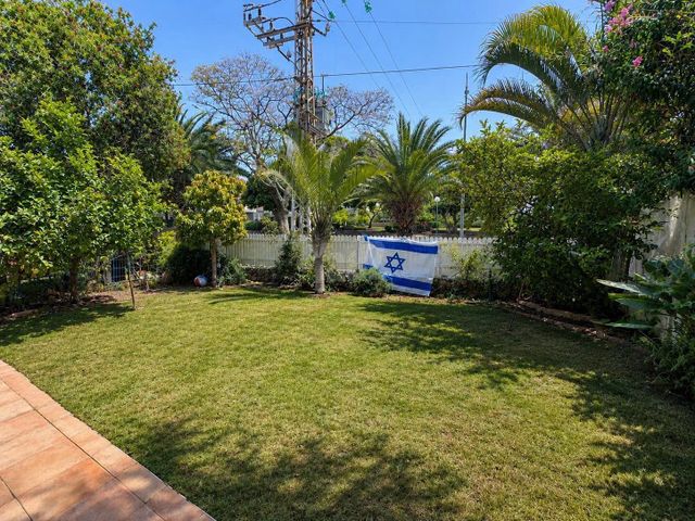 דו משפחתי, מיכה 1, בית ונוף, כפר סבא