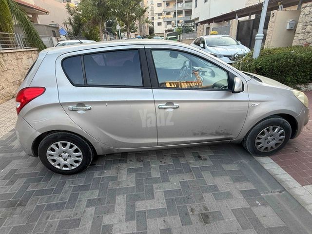 מודעת רכב יונדאי i20