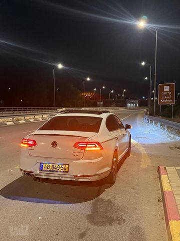 פאסאט Premium אוט׳ בנזין 1.8 (180 כ״ס)