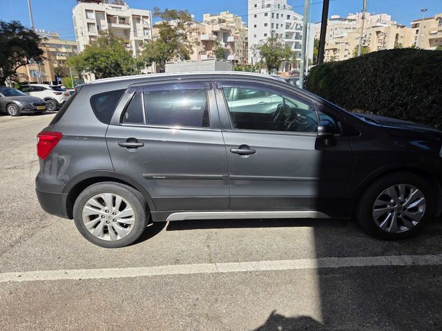 מודעת רכב סוזוקי קרוסאובר