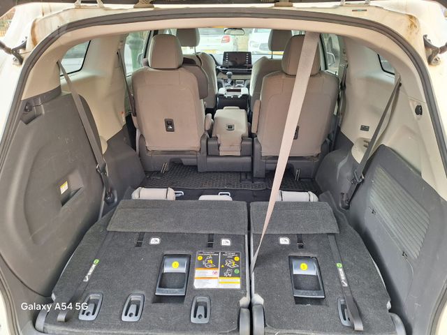 סיינה 4X2 LE היברידי אוט׳ מיניוואן / MPV 8 מק 5 דל 2.5 (189 כ״ס)