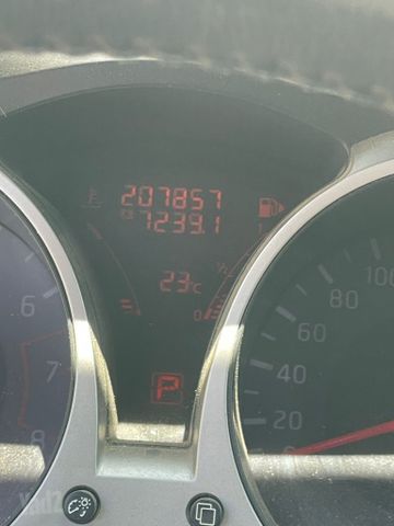 מודעת רכב ניסאן ג'וק