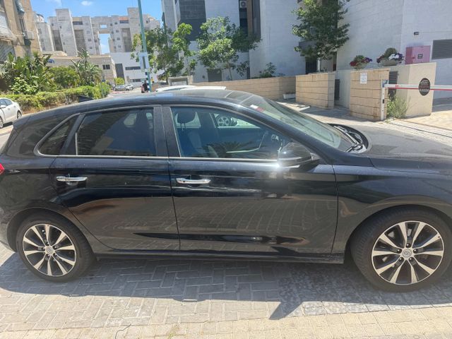 i30 Luxury אוט׳ 1.4 (140 כ״ס)