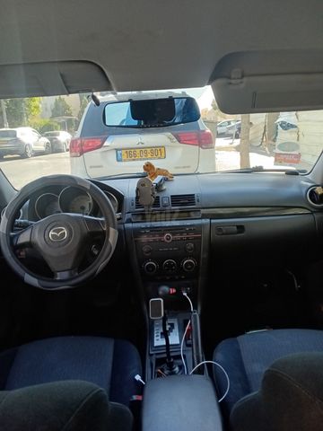 מודעת רכב מאזדה 3