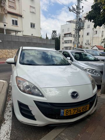 מודעת רכב מאזדה 3