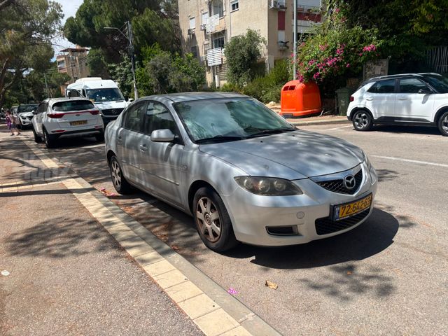 מודעת רכב מאזדה 3