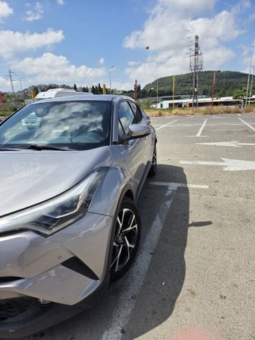 מודעת רכב טויוטה C-HR
