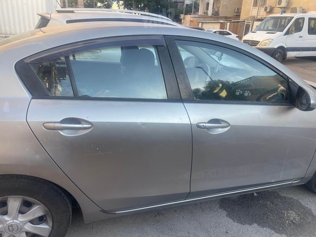 מודעת רכב מאזדה 3