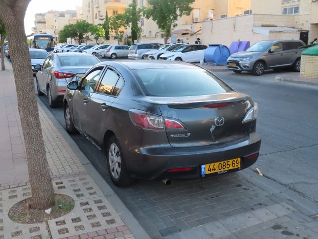 מודעת רכב מאזדה 3