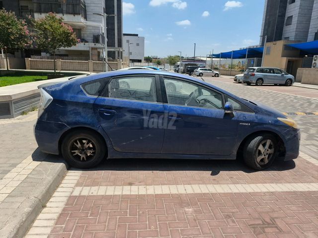מודעת רכב טויוטה פריוס